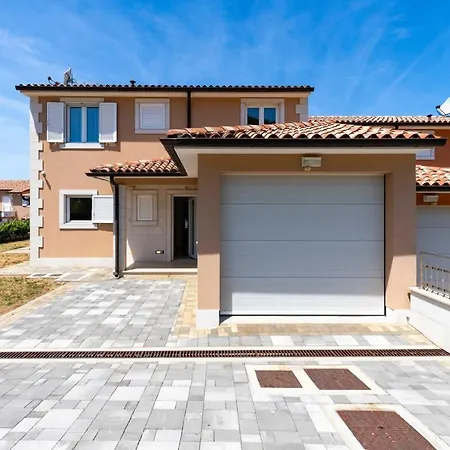 Villas In Villa