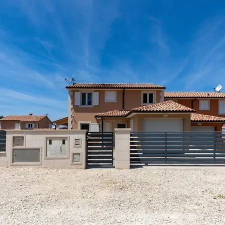 Villas In Villa Pula