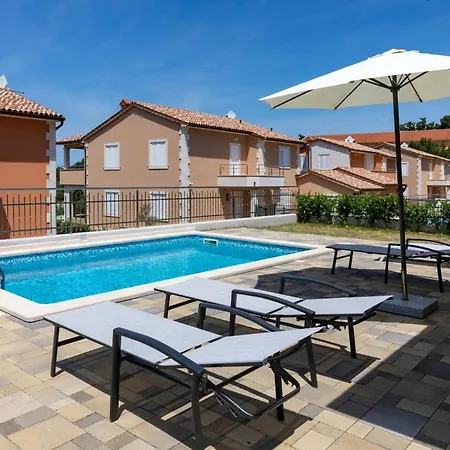 Villas In Villa Pula