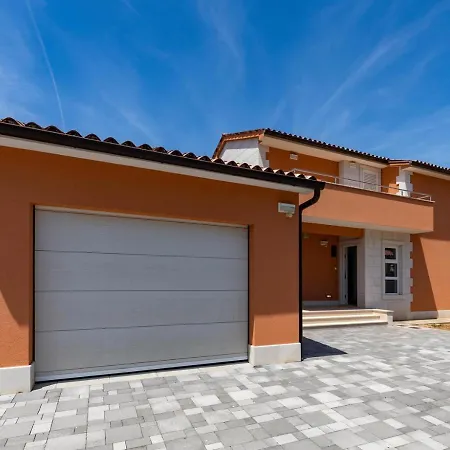 Villas In Villa Pula