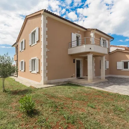 Villas In Villa *