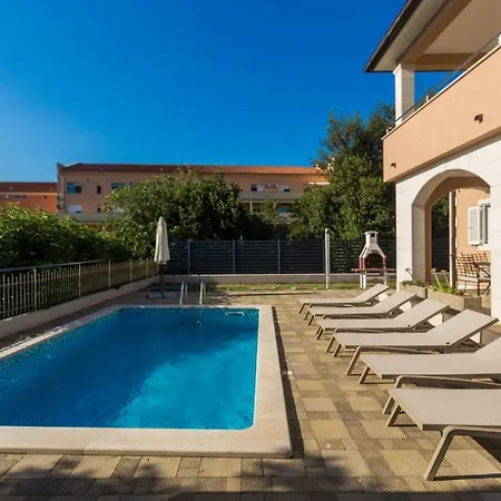 Villas In Villa