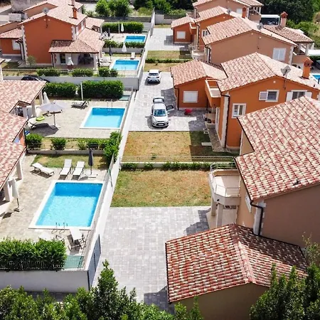 Villas In Villa