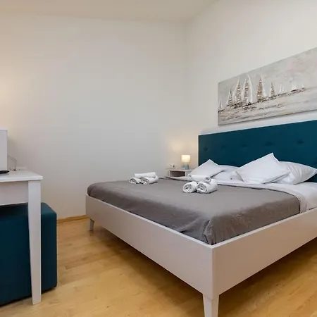 Villa Villas In *