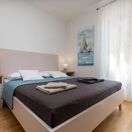 Villas In Pula